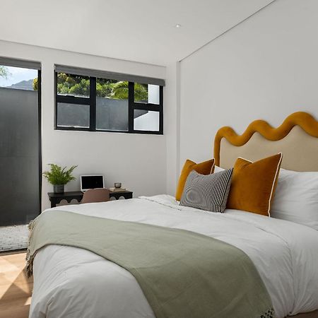 Neighbourgood 1St Crescent Camps Bay Cidade Do Cabo Exterior foto